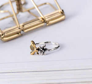 Adorable Vintage Silver and Gold Bee Ring