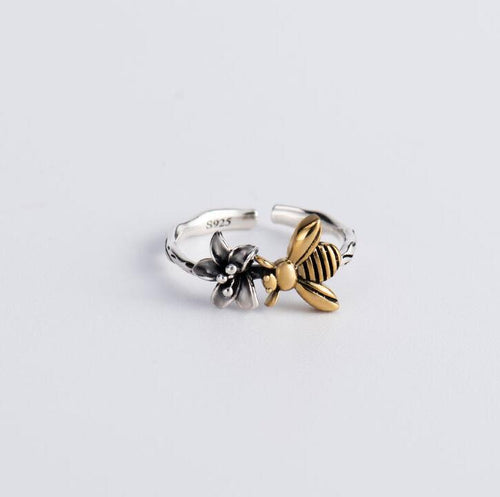 Adorable Vintage Silver and Gold Bee Ring